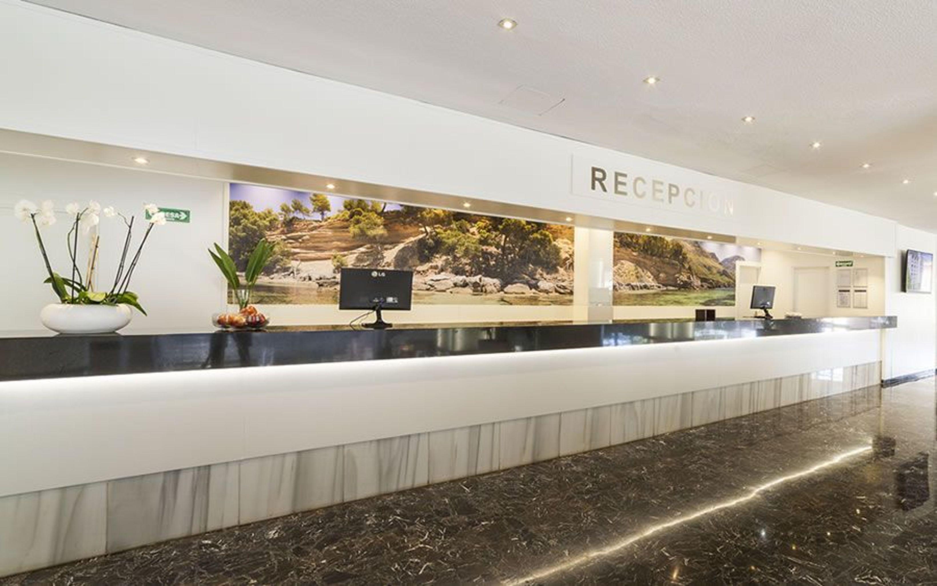 Globales Mimosa Hotel Palmanova Екстериор снимка