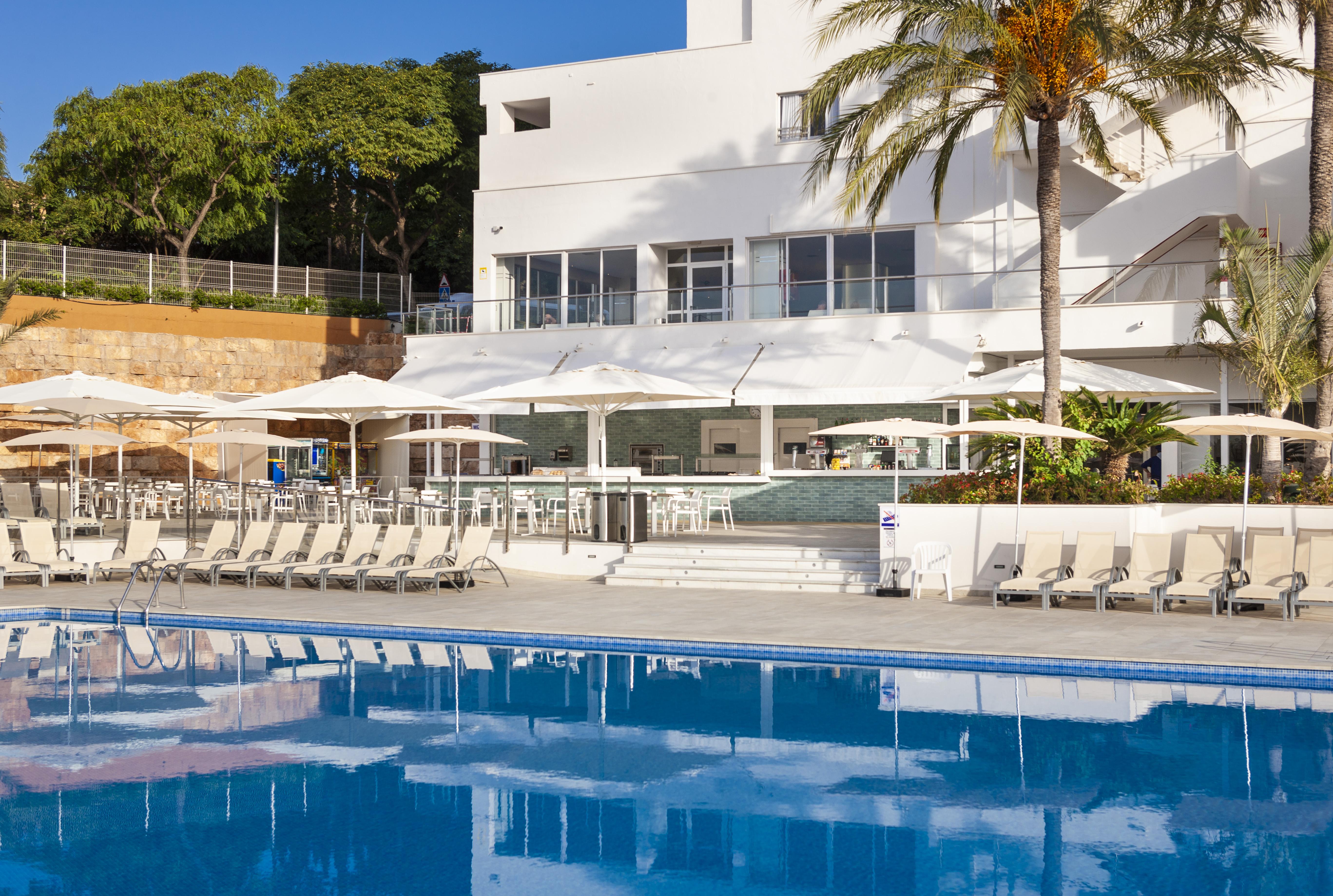 Globales Mimosa Hotel Palmanova Екстериор снимка