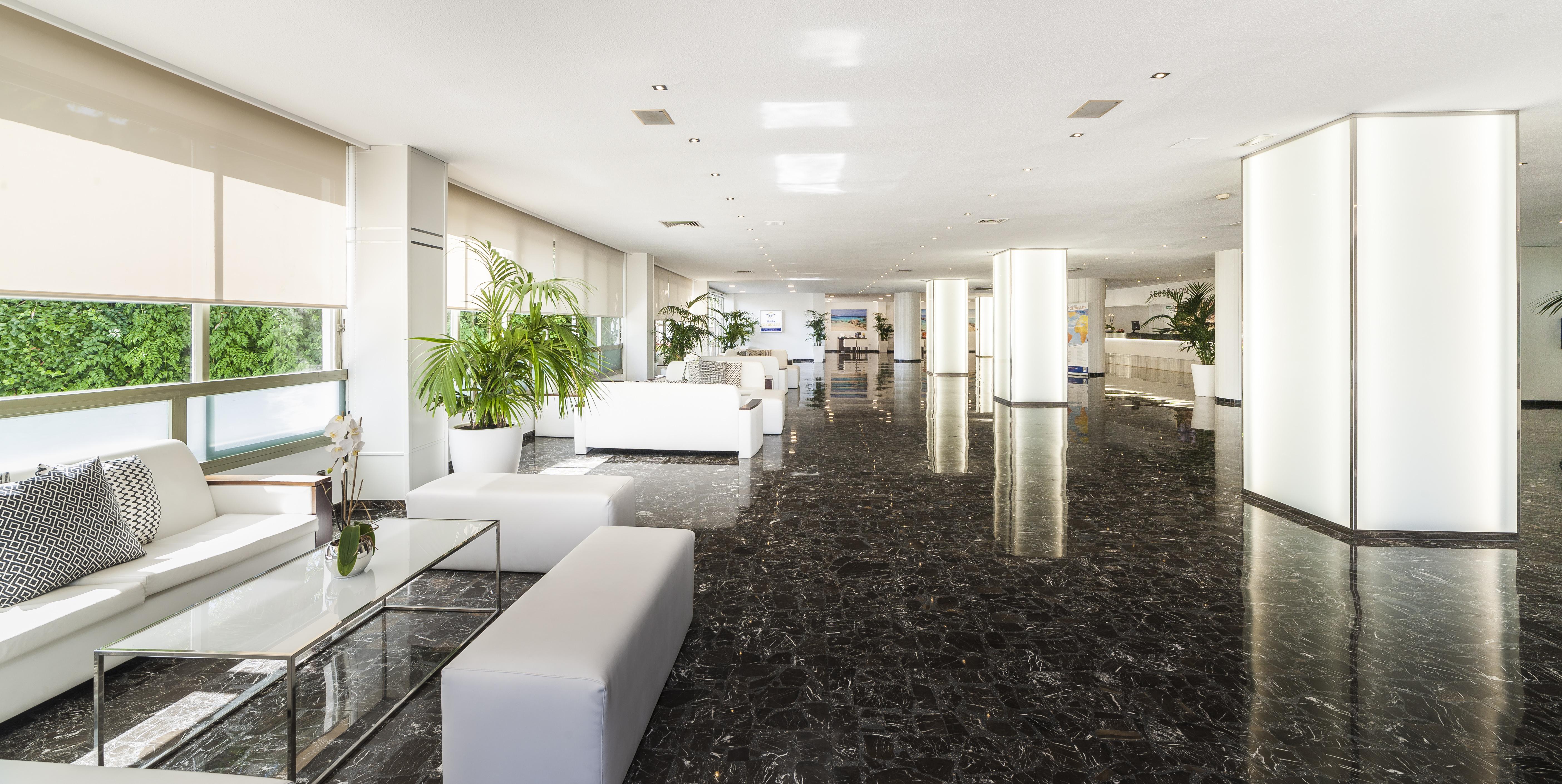 Globales Mimosa Hotel Palmanova Екстериор снимка