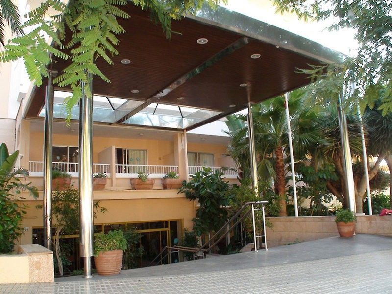 Globales Mimosa Hotel Palmanova Екстериор снимка
