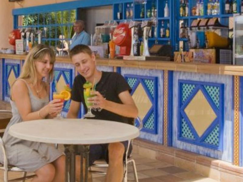 Globales Mimosa Hotel Palmanova Екстериор снимка
