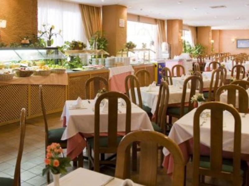 Globales Mimosa Hotel Palmanova Екстериор снимка