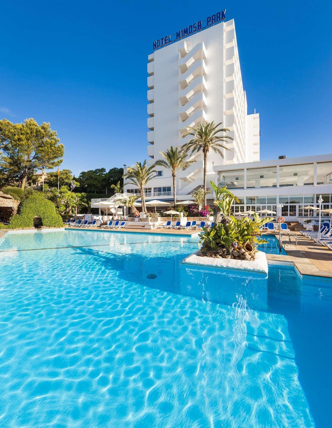 Globales Mimosa Hotel Palmanova Екстериор снимка